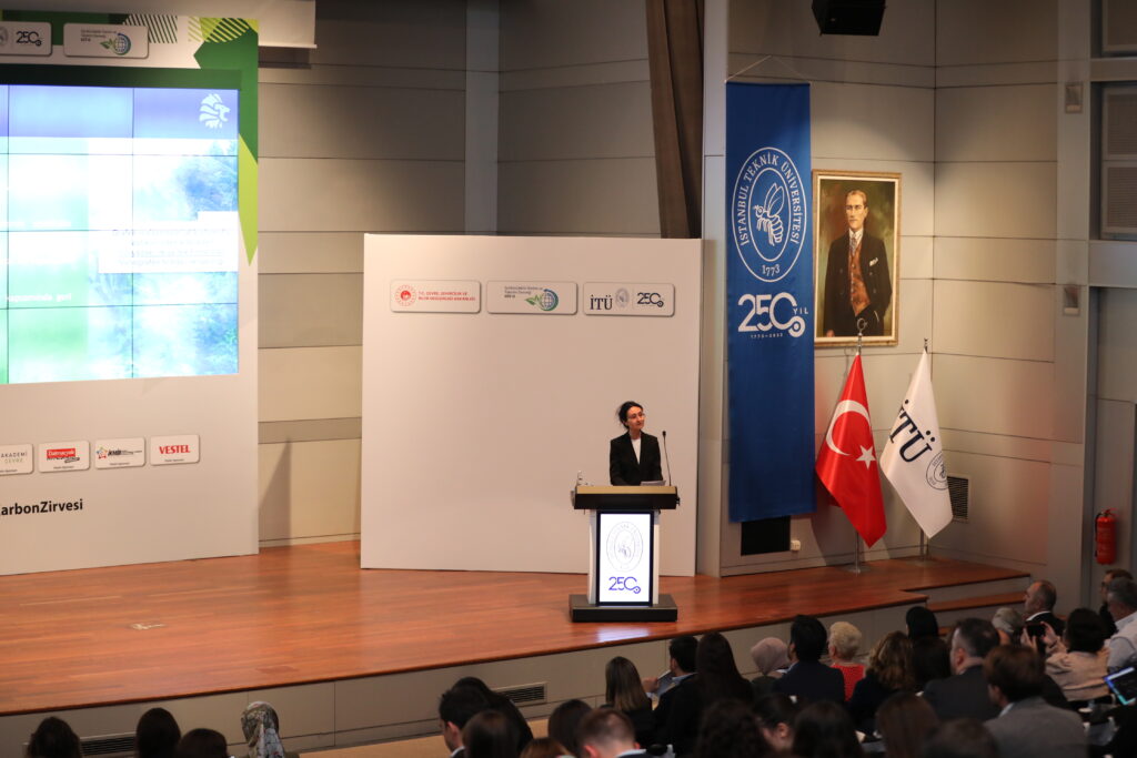 Kimpur, İstanbul Karbon Zirvesi’nde “Düşük Karbon Kahramanı” ödülünü aldı